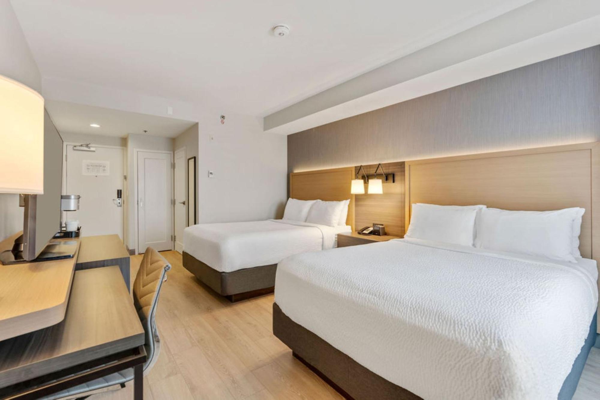 Holiday Inn & Suites Ottawa Kanata By Ihg Exterior photo