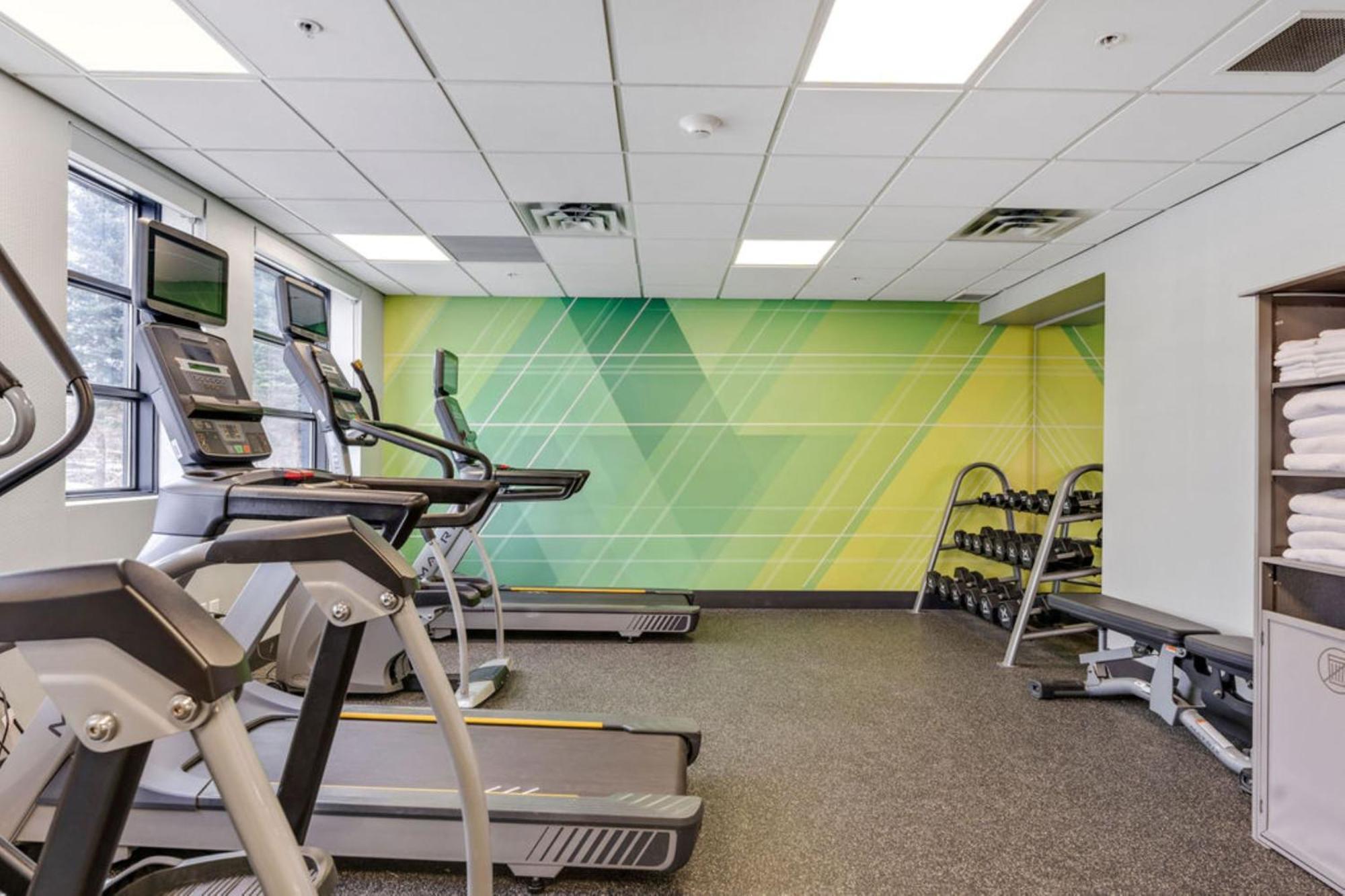 Holiday Inn & Suites Ottawa Kanata By Ihg Exterior photo