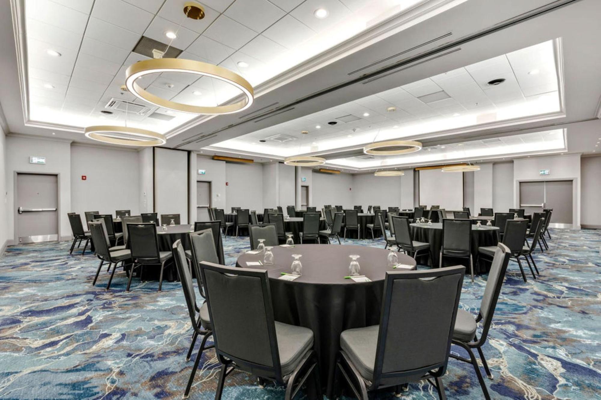 Holiday Inn & Suites Ottawa Kanata By Ihg Exterior photo